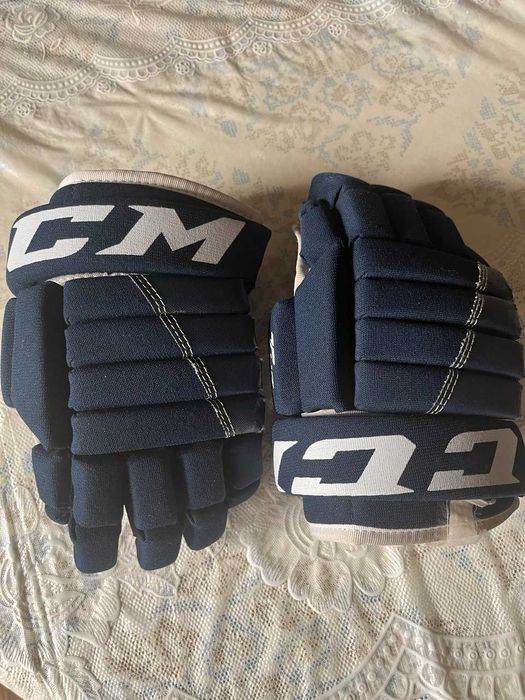 Продам хоккейные краги CCM T4R JR