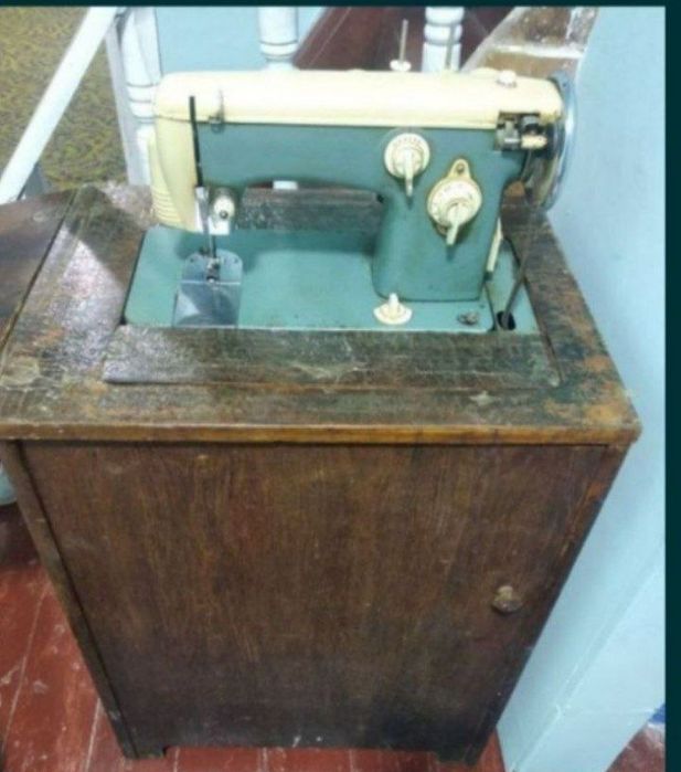 Швейная машина "Чайка"