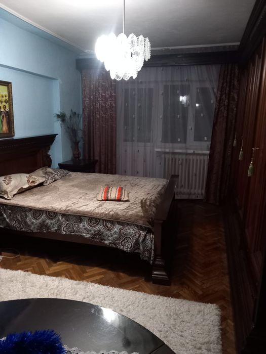 Închiriere Apartament 3 camere (sau vânzare) 330€ lângă Liceul Unirea