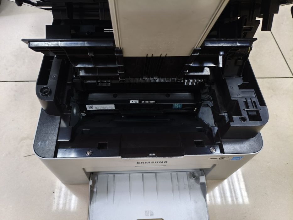 Продам принтер МФУ Samsung m2070w.