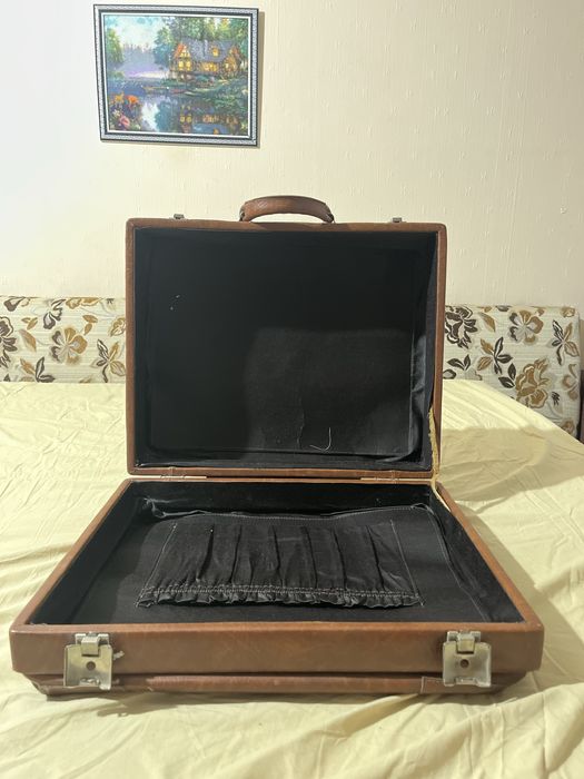 Ретро куфар за патуване от 1973 г в почти перфектно състояние