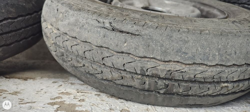 Продам покрышки легковой автомобиль Дамас R12