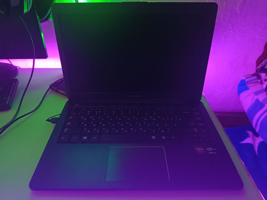 Samsung  ноутбук