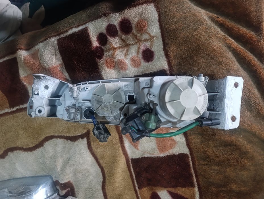 Фары на Мазда кронус 626