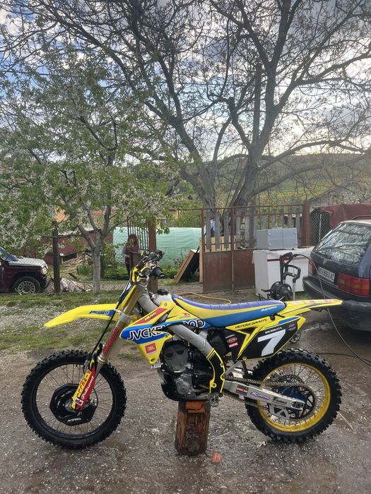 Suzuki rmz 250.