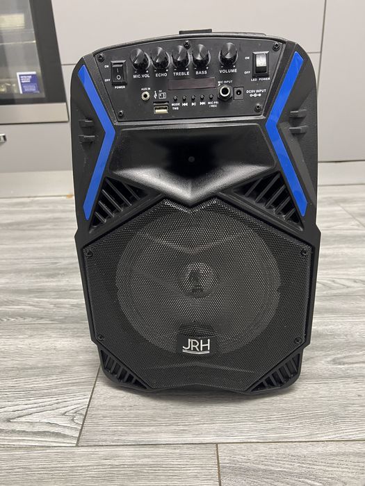 Boxa portabila cu microfon