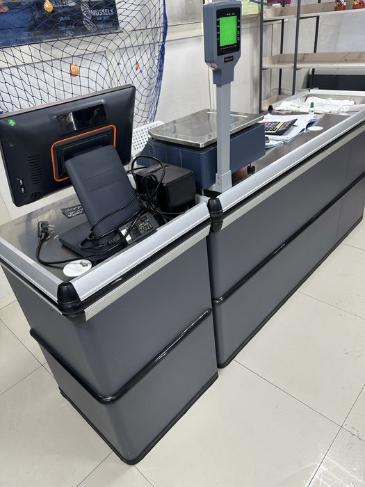 Продаю стол прилавоки весы