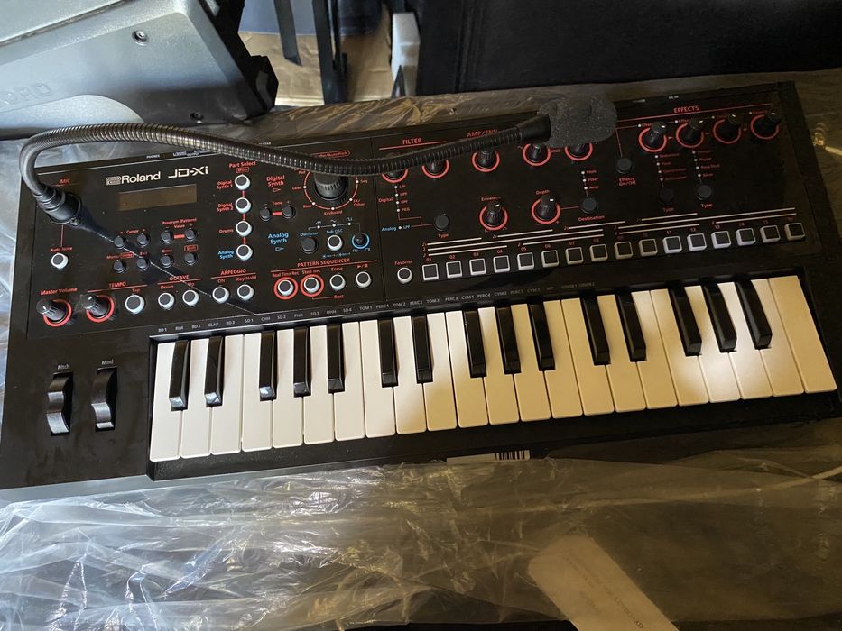 Sintetizator hibrid Roland JD-XI NOU/NEFOLOSIT