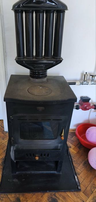 Продавам Камина с водна риза