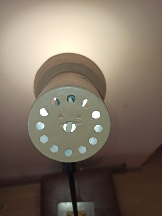 Lampă industrială cu suport
