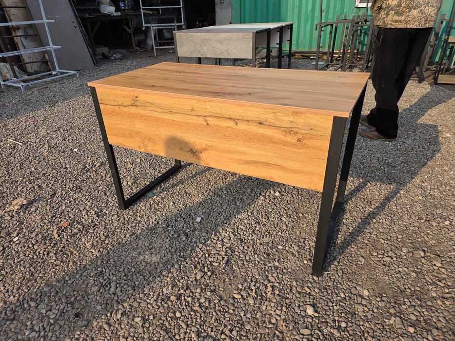 dars qilsh uchun stol ofis va uy uchun