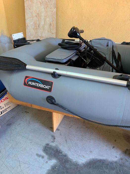 Надуваема лодка с ел. двигател