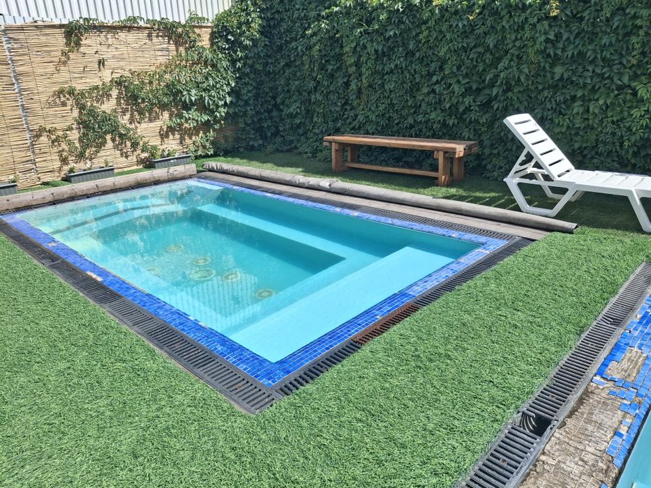 Баня с уличным горячим бассейном