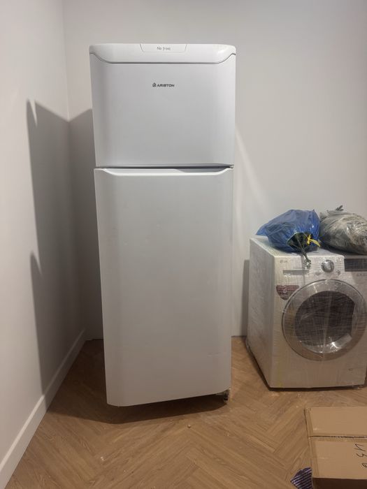Холодильник Hotpoint-Ariston MTM 1901 F/HA