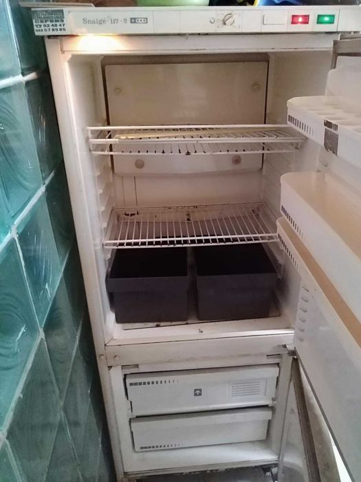 Хладилник с фризер