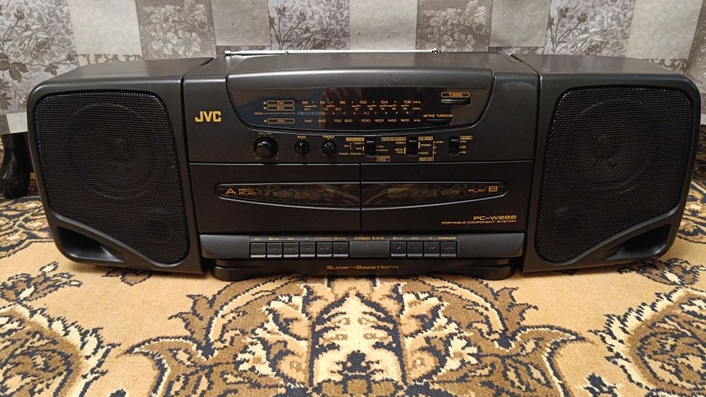 Большая магнитола JVC