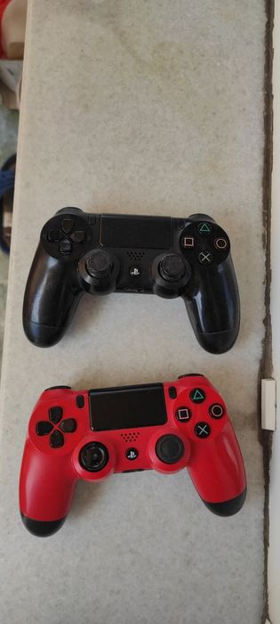 Конзола PS4 Fat 500 gb + 2 джойстика , Кабели и Игра