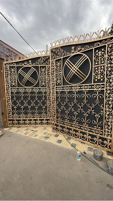 Покраска ворота забор и крыша