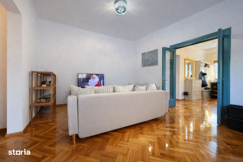 Un apartament cu personalitate, intr-o vila cu farmec – gata de muta