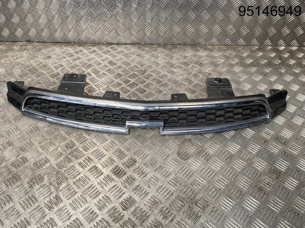 GM Chevrolet Orlando 2011–2016 учун олд пастки радиатор панжараси.