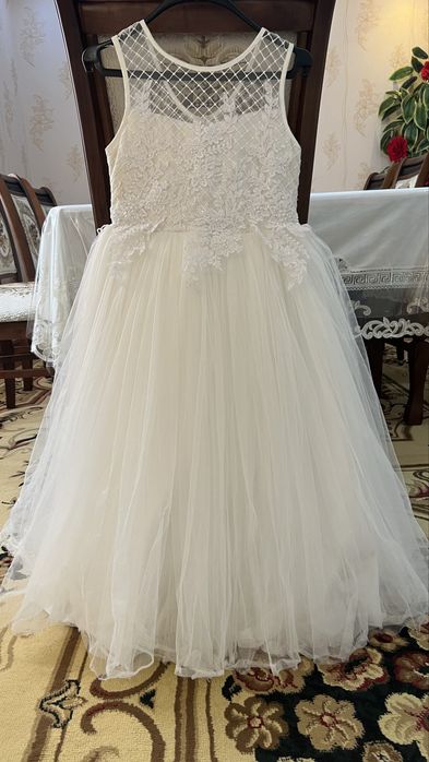 Oq kuylak qizchalar uchun