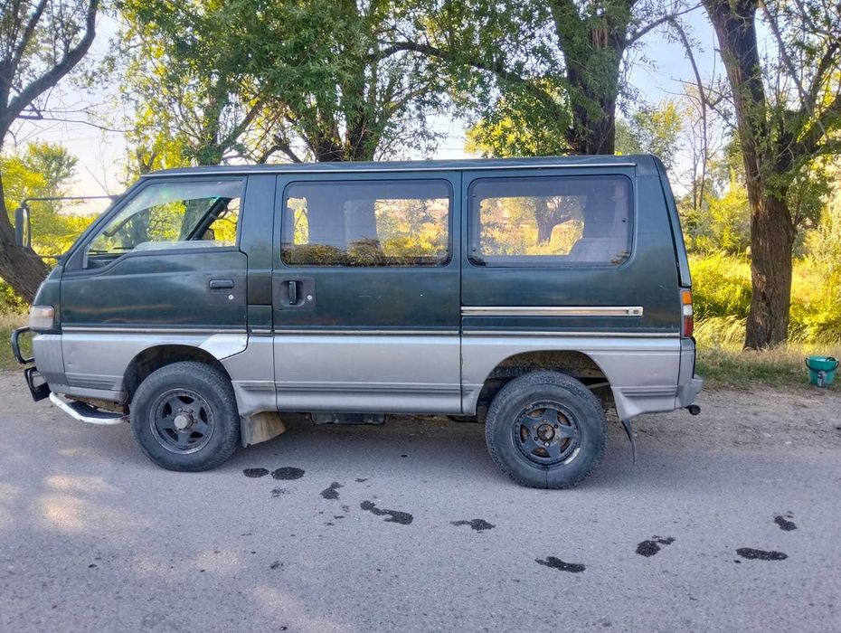 Mitsubishi Delica