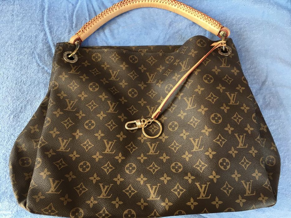 Genata Louis Vuitton noua