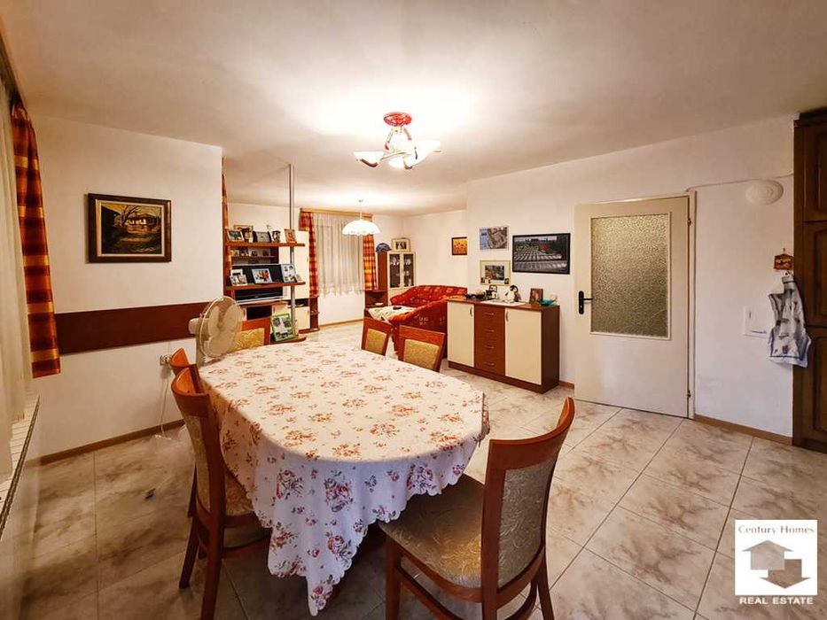 Продава се Тристаен апартамент в Горна Оряховица - 124 кв.м за 1246 €/кв.м - Снимка #2