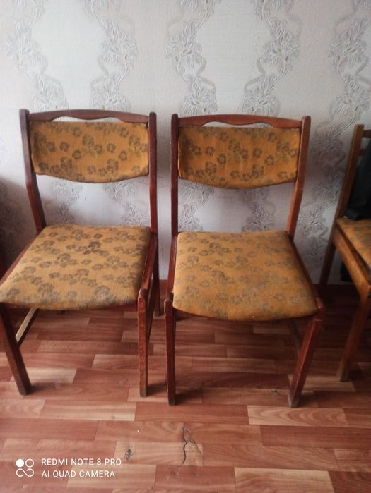 Продам мягкие стулья.