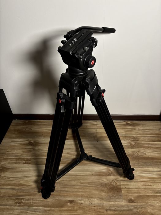 Продам новый профессиональный штатив от xiletu для тяжёлых  камер