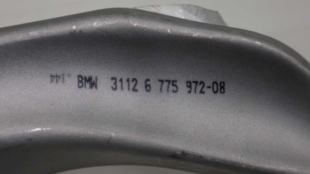 Десен преден крив носач БМВ Ф10 Ф11 Ф06 Ф12 Ф13 На задно