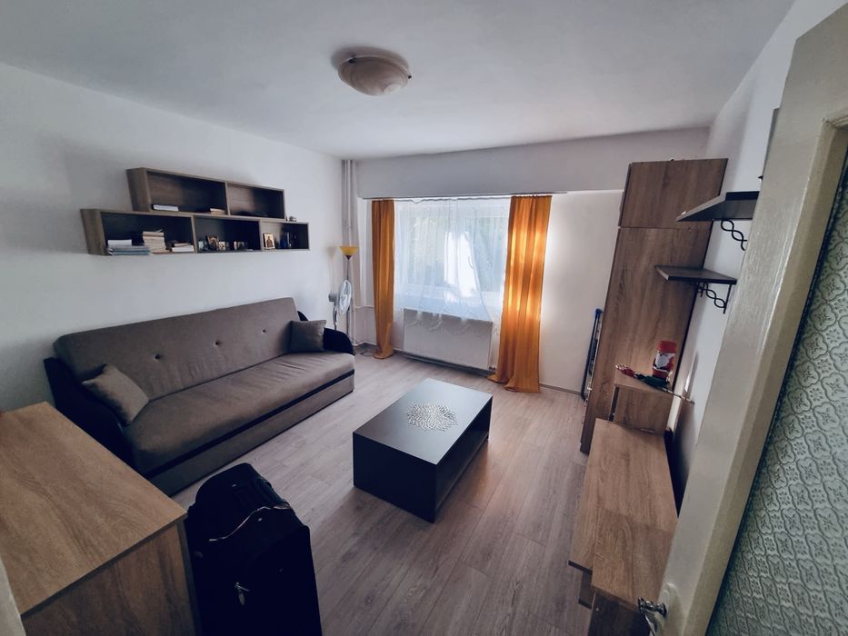 Apartament cu o camera de inchiriat