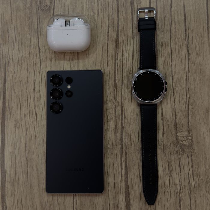 Samsung Galaxy S25 Ultra, Galaxy Watch 8 Classic, Galaxy Buds 3