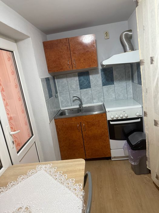 Garsonieră de 25,5 mp + boxă în spatele Shopping City Galați