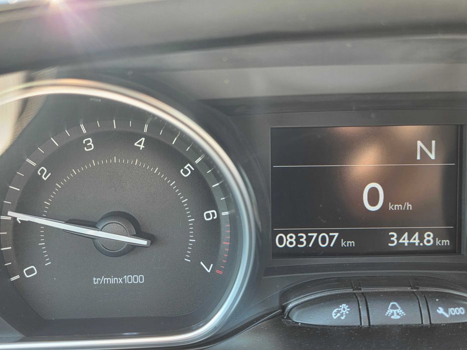 Peugeot 2008 din 2015, CV Aut., cu padele la volan, 84.000 km