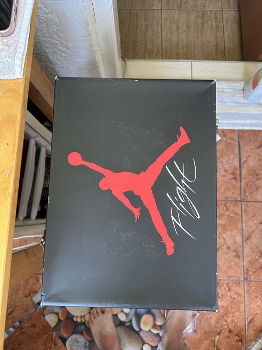 Jordan 4 Red Thunder