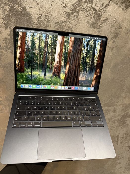 Apple Macbook Air M3 13inch 2024 512GB Amanet SZ Non Stop