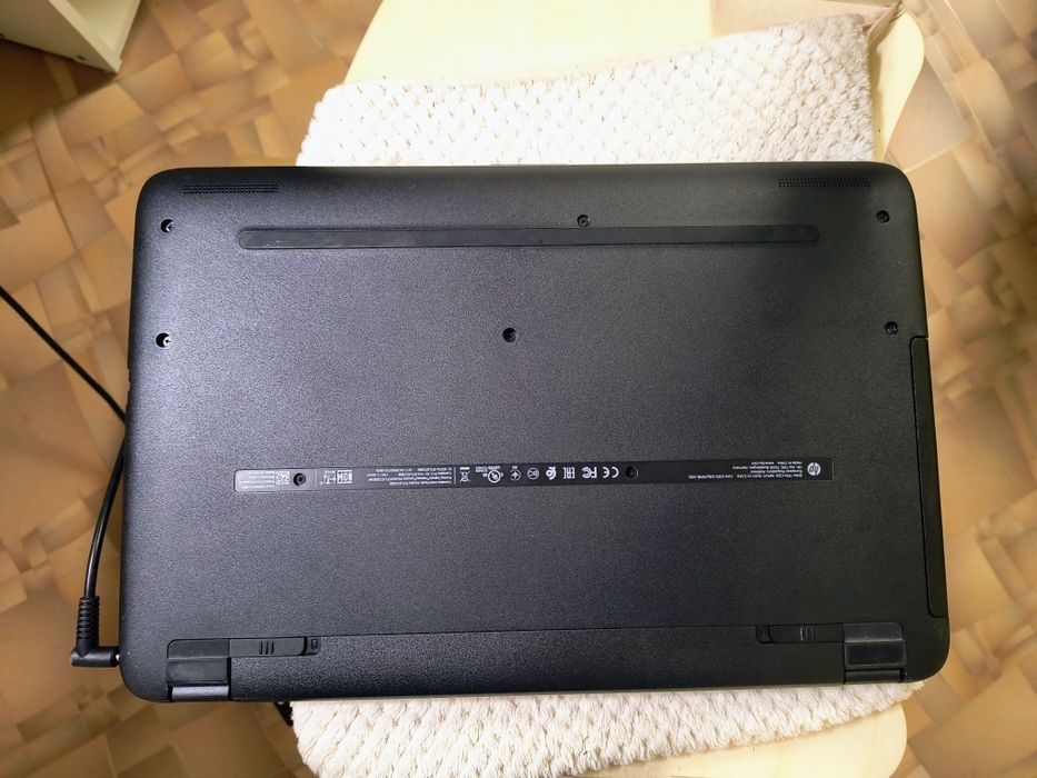 Ноутбук HP / i3 / SSD / Radeon 2GB / Windows 10