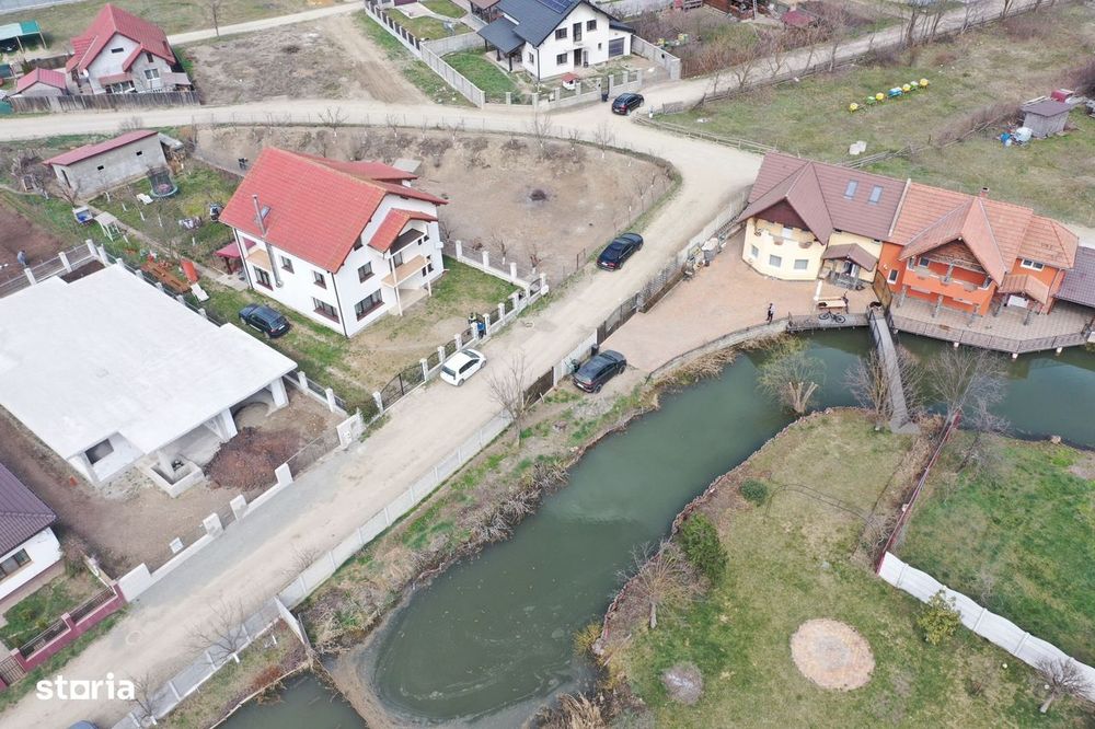 Casa de Vânzare cu lac