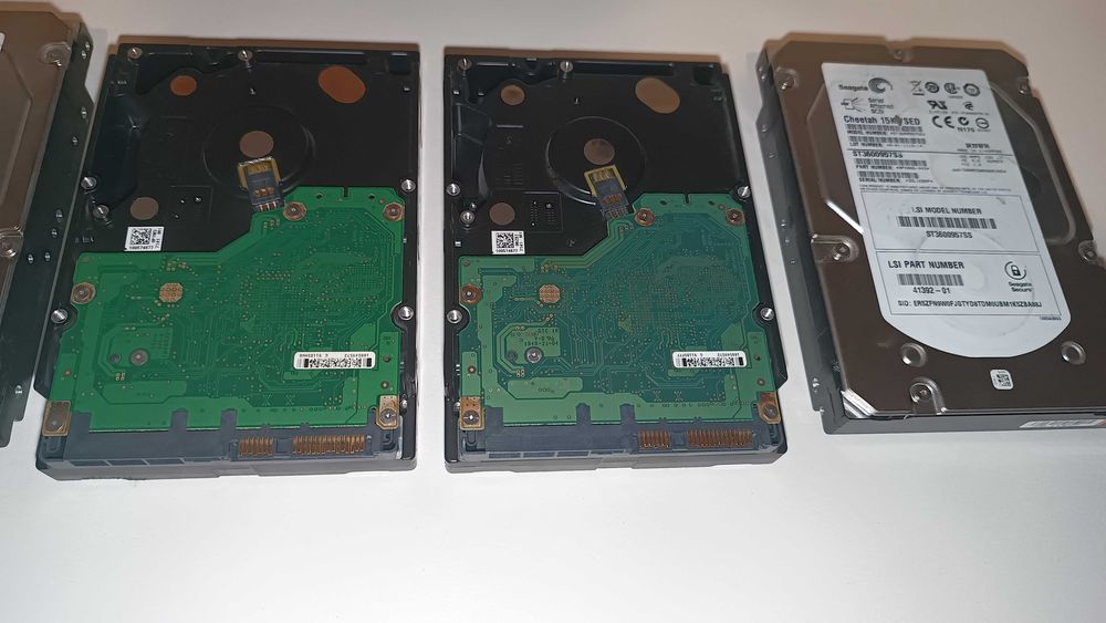 Продавам хард дискове за сървър SAS HDD Seagate 3,5" 600 Gb 15k