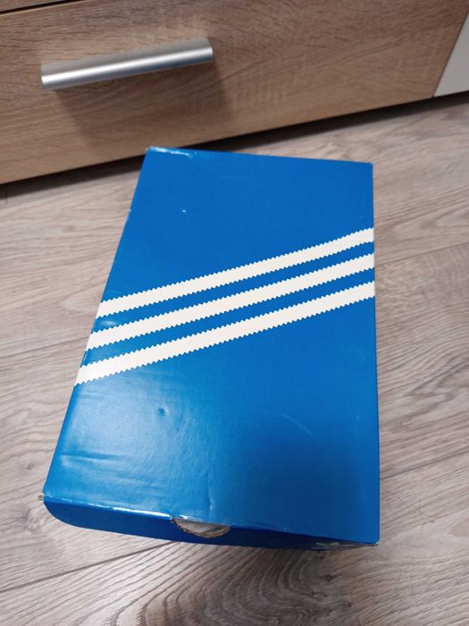 Adidas samba og бели