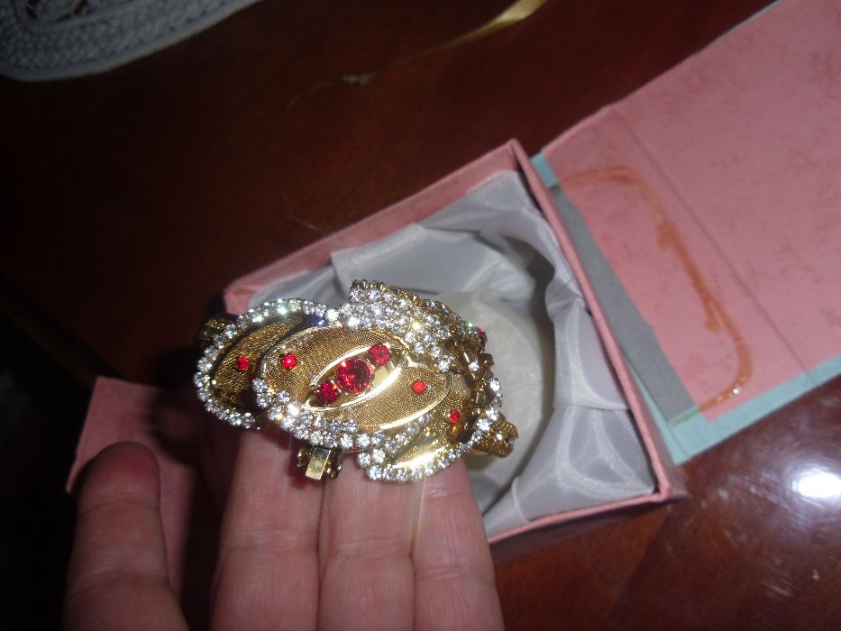 ceas-bratara ,dama .nou