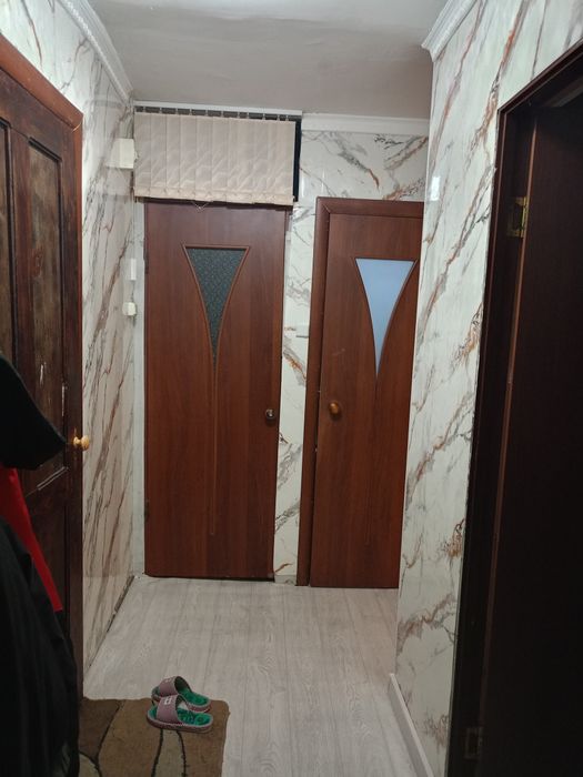 Үйде 2 бөлмелі үй сатылады.