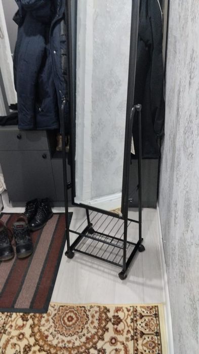 Продам зеркало для прихожей