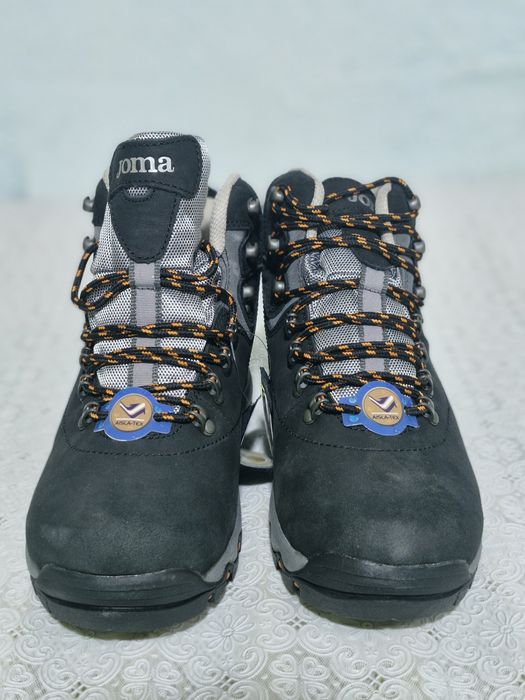 Bocanci de munte Joma marime 39