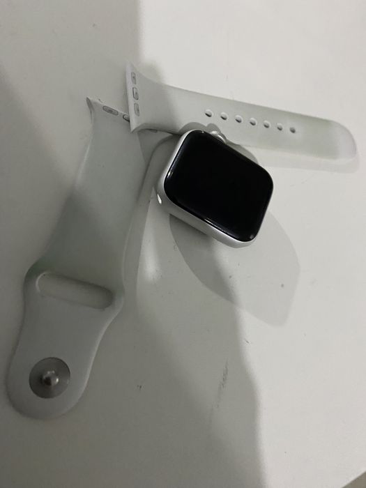 Apple Watch 4 часы