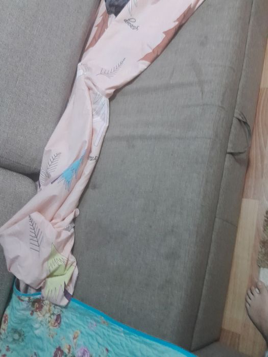 Диван отдам.   надо почистить.Астана