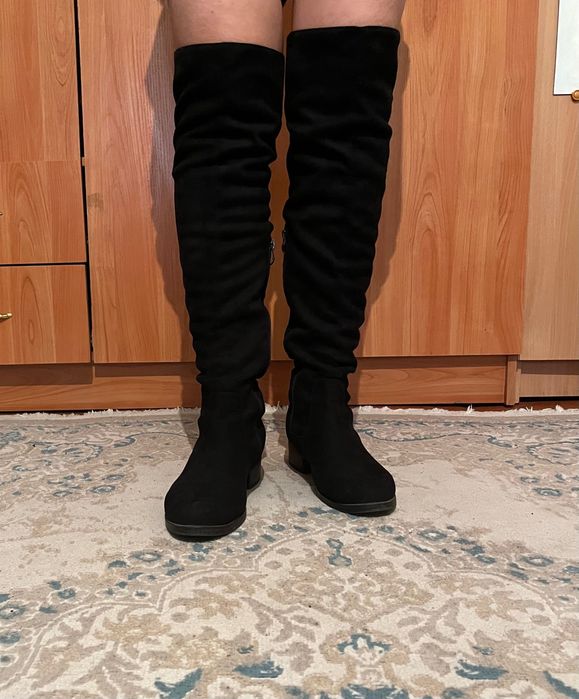 Продам сапожки замшевые