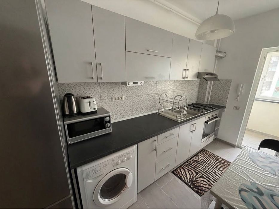 Inchiriez garsoniera Militari Residence - Spatioasa, luminoasa si moderna