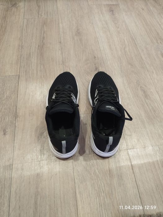 Кроссовки Nike 42 р.